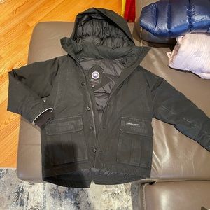 Canada goose parka for boys size Large 14-16